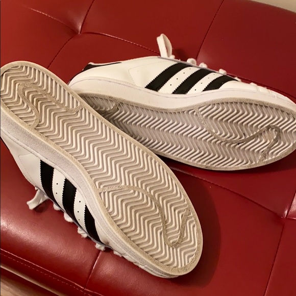 Superstar Shoes ( Girls grade school ) - Picture 5 of 6